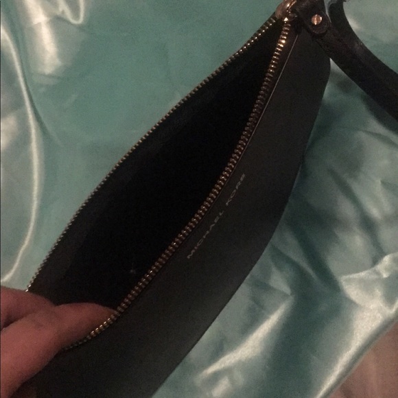 MICHAEL KORS CLUTCH/WRISTLET PURSE - Picture 2 of 3